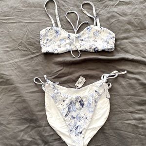 Never worn dippin daisys bikini
